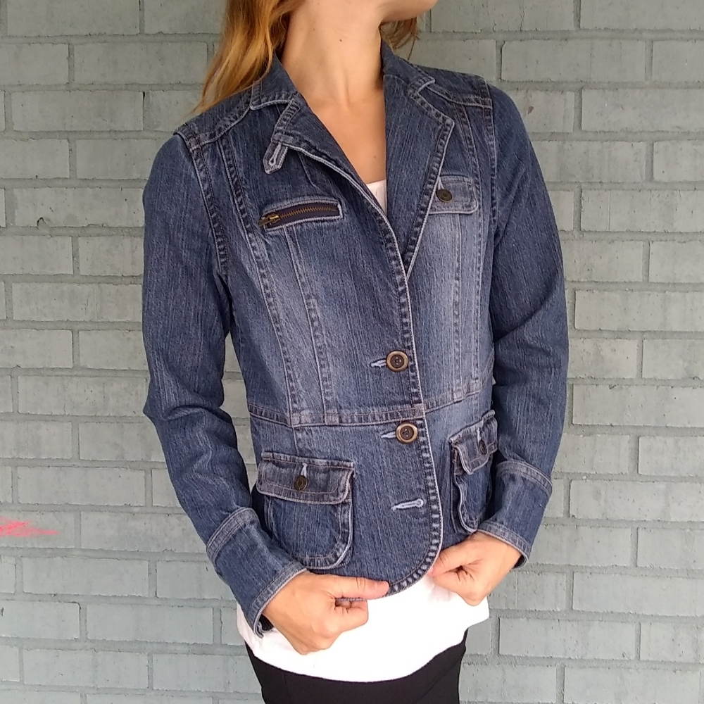 Structured jean jacket size 6